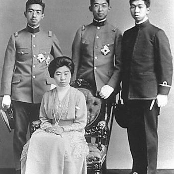 大正天皇とご成婚された貞明皇后が4人も男子を儲けた。