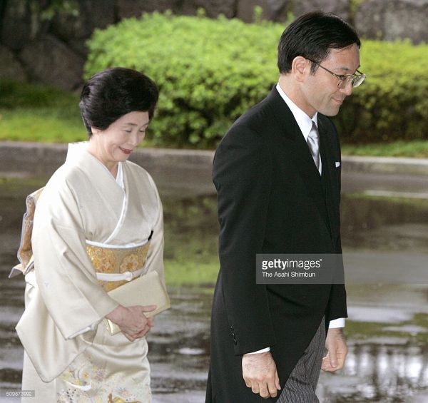 着物の柄が良く見えるように画像サイズが若干大きいです。加工無し